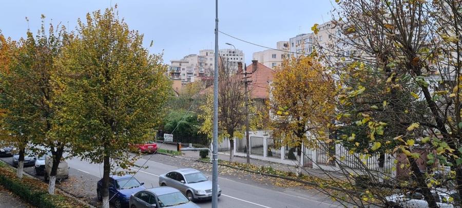 Casă cu 4 camere cu Teren 1081 Mp în 22 Decembrie
