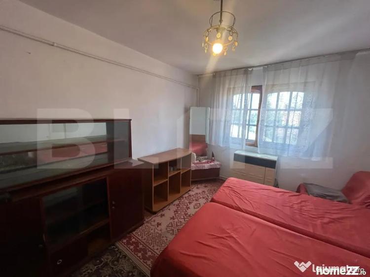 Apartament cu 3 camere semidecomandat în Micro 9