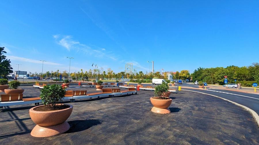Apartament cu 3 camere decomandat în Metalurgiei
