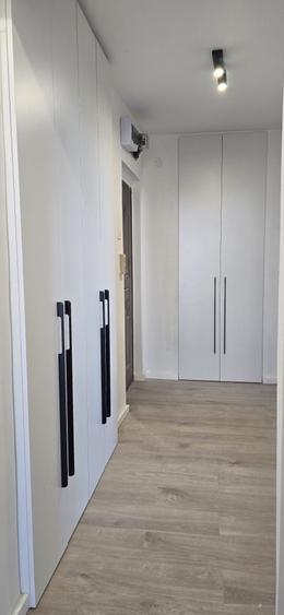 Apartament cu 3 camere decomandat în Titan