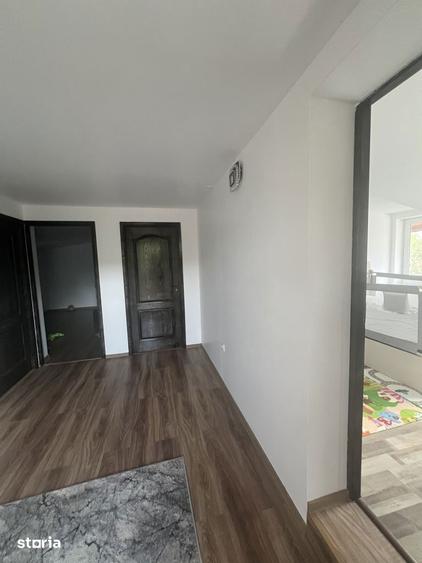 Casa cu 8 camere, piscina ?i garaj - 15