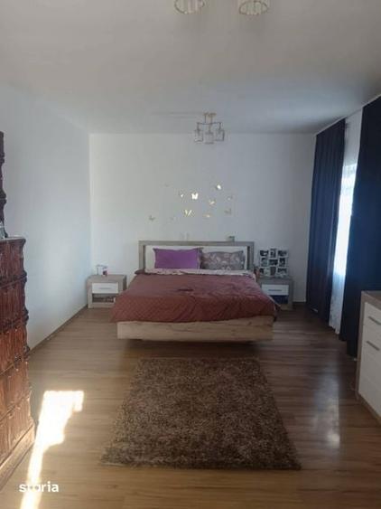 Casă cu 3 camere cu Teren 120 Mp în Sărățeni