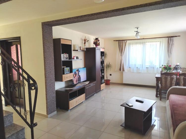 Casa P+1E zona Starzii Iasului -6 ari teren mobilata 219500eur neg - 1