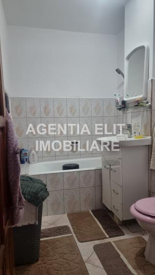 Apartament 2 camere, zona Capat 1, etajul 1 - 8