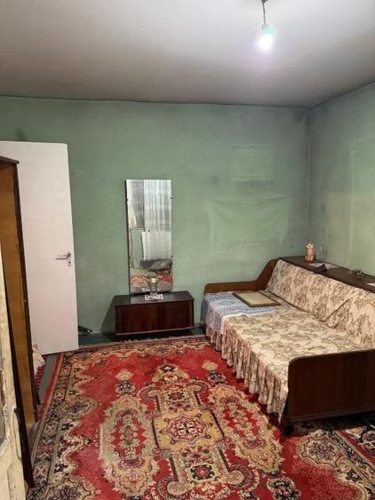 Apartament 3 camere,decomandat,centrala pe gaz,necesita imbunatatiri. Pret neg. - 5