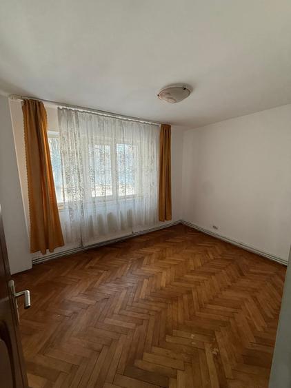 2 Camere Decomandate – Etaj 1 – Zona Narcisa - 5
