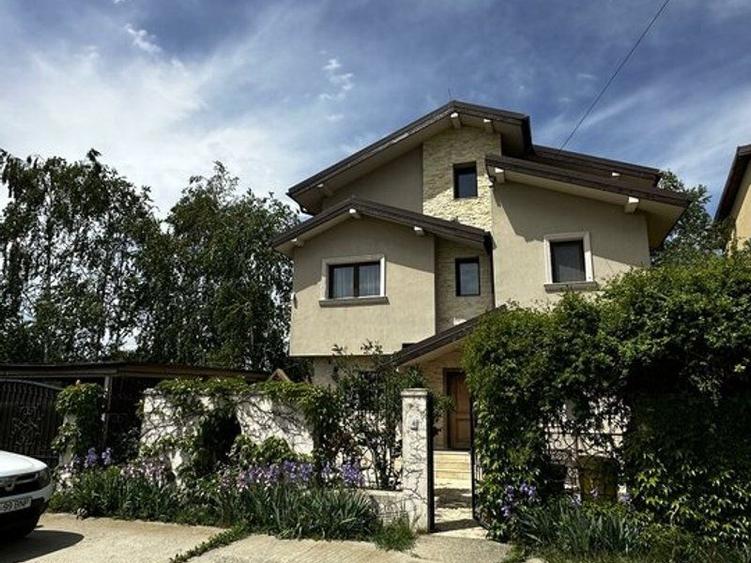 Casa de vanzare in Mogosoaia, strada Armeneasca. - 2