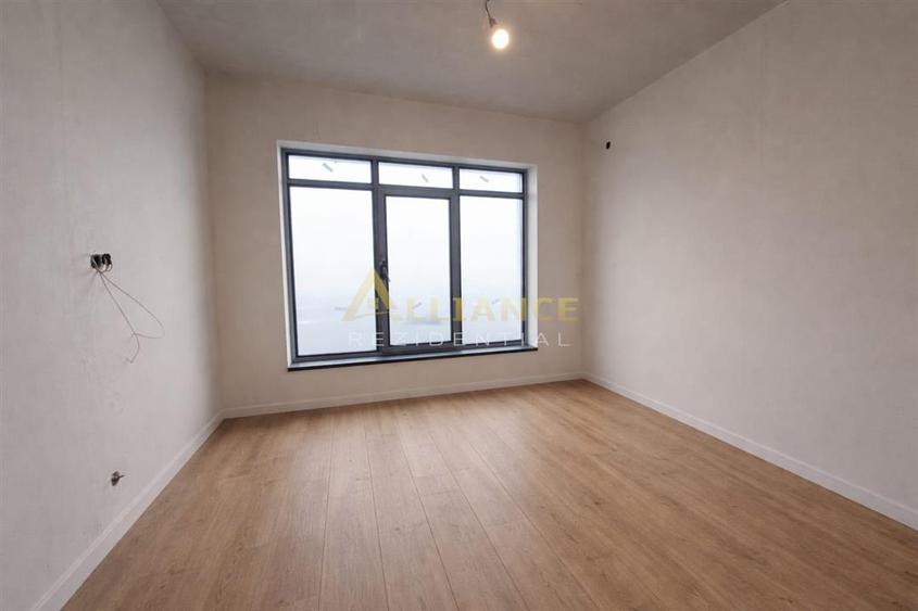 Casa individuala- 4 camere- placa de beton- 600m de STV - 5