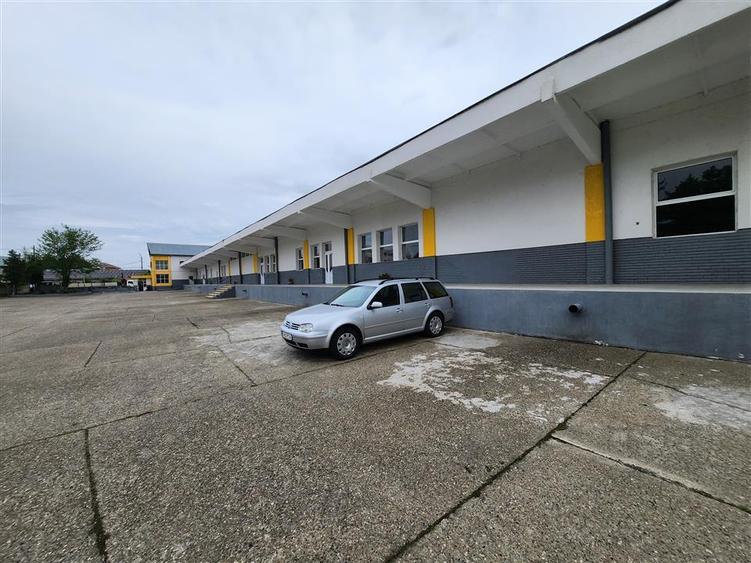 Spațiu industrial, de 5,000 mp, în Est