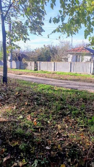 Teren cu casa batraneasca de vanzare - 1
