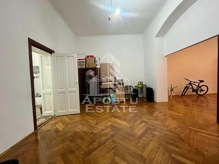 Apartament deosebit in cladire istorica, zona Piata Romanilor