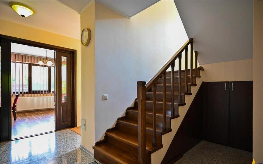 FILM!Resedinta cu farmec montan, domeniu de 1.700 mp,cadru s - 7