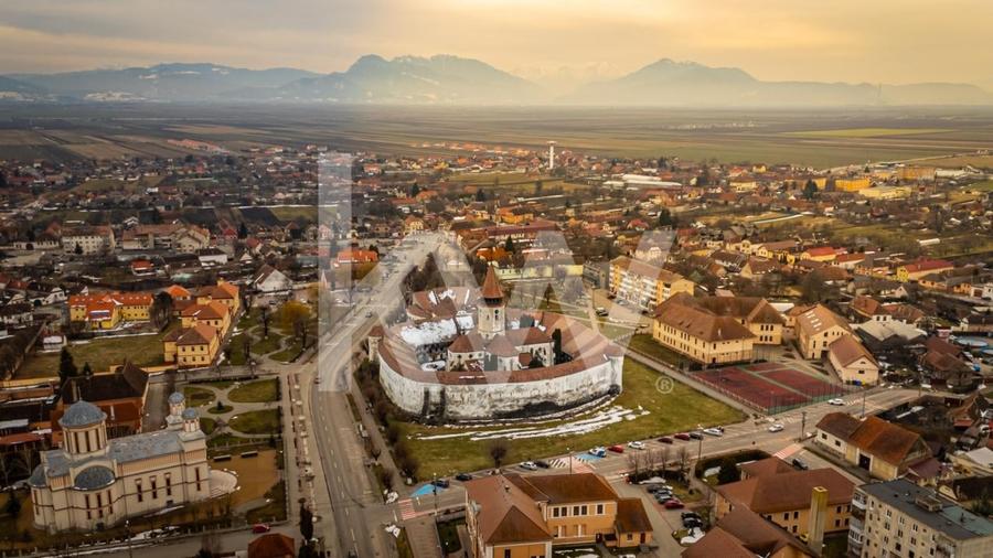 Proiect de restaurare langa Cetatea Prejmer,  casa si teren de 5.458 mp - 2