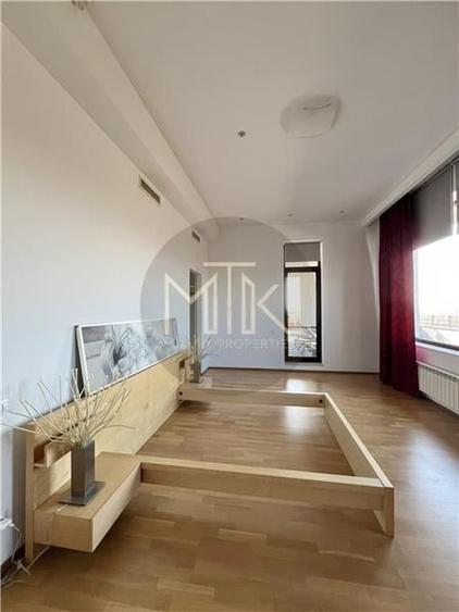 Exclusiv Penthouse mobilat/utilat, 5 camere | Aleea Privighetorilor - 47