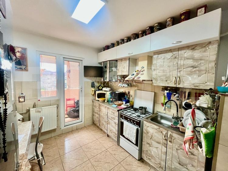 Apartament spatios cu 3 camere, 66 mp utili, etaj intermediar