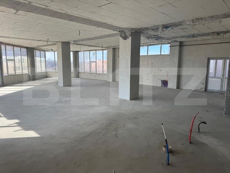 Spatiu comercial, 200 mp, open space - 2