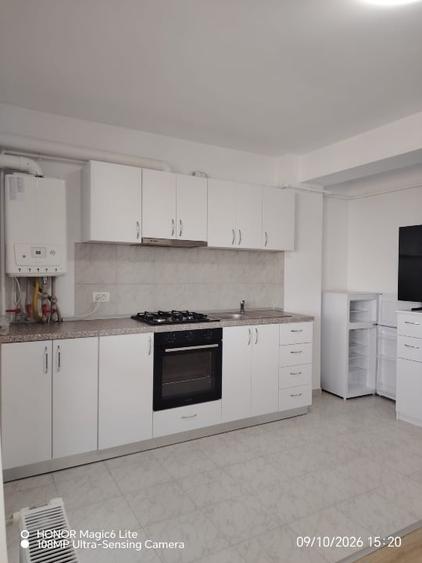 Apartament cu 2 camere decomandat, mobilat în Ferme