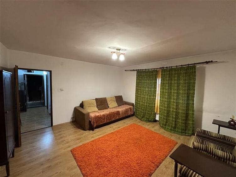 Model mare cu centrala propie, aproape de Vest - 7