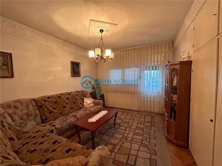 Royal Imobiliare - Inchiriere apartament 4 camere in Vila - 12