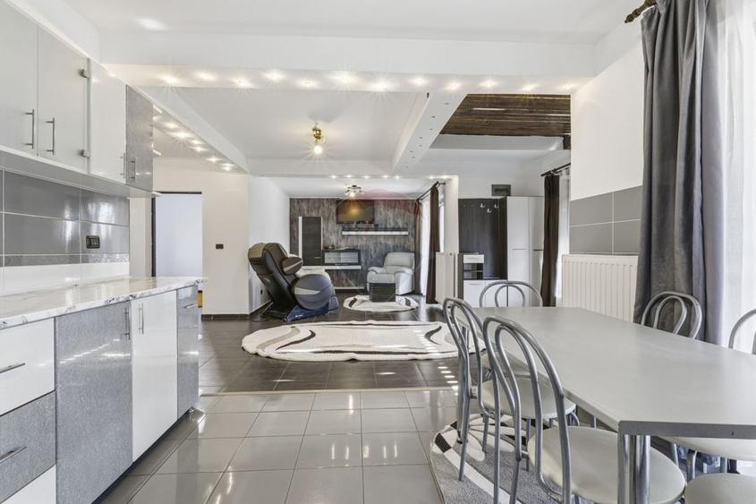 Casă cu 5 camere de inchiriat in Sofronea,Arad - 8