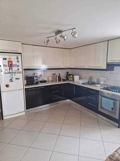 Casa de inchiriat - 6