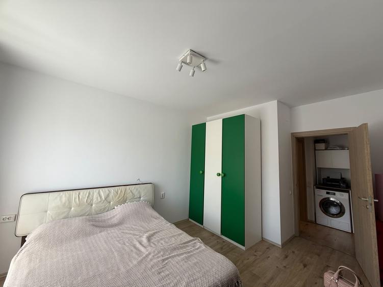 Apartament cu 2 camere semidecomandat, mobilat în Băneasa