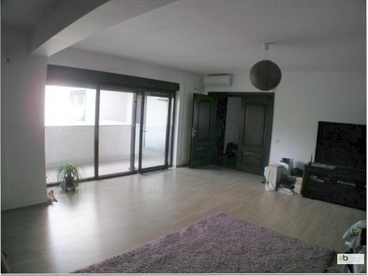 Casă cu 9 camere în Ștefan cel Mare - 2