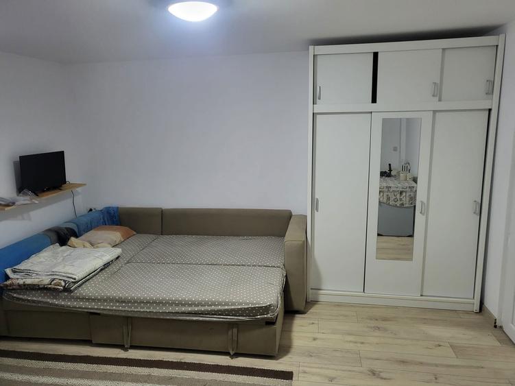 Inchiriez garsoniera - 2