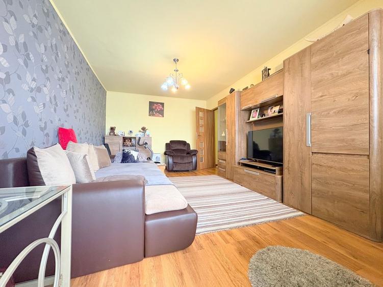 4 camere, etajul 2, bloc anvelopat, zona Soarelui - 1