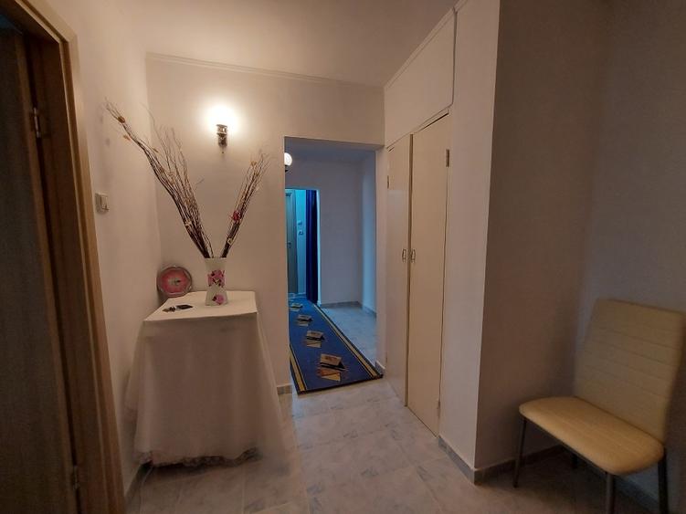 Apartament 3 camere confort 1 decomandat - 1