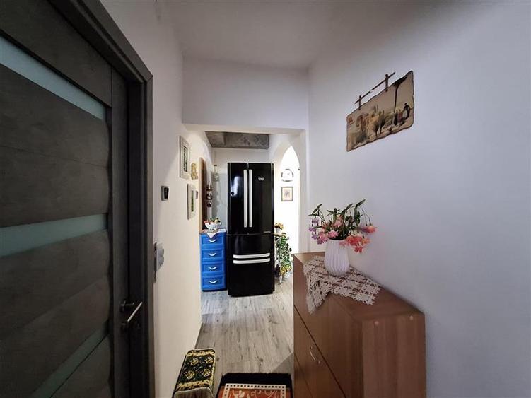 Apartament 2  camere decomandat , zona Mioritei - 8