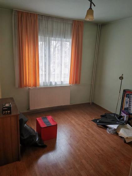 Apartament 3 camere semidecomandat - 1