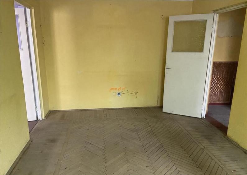 Apartament 2 camere ,50 mp , cartier Gara , et 3/4 , liber - 3