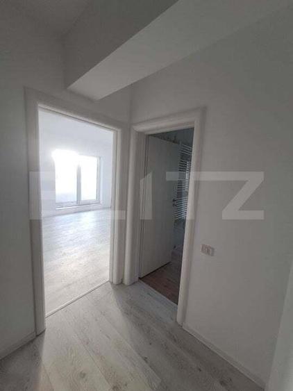 Apartament de vanzare, cu 3 camere, 73 mp + balcon 5 mp, zona Tractorul - 1