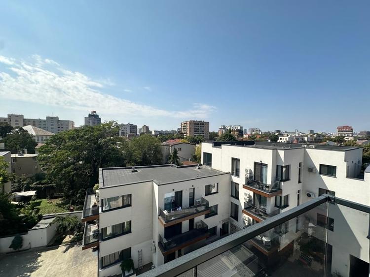 Ultracentral Dacia-Mosilor 3 camere cu priveliste ! - 17