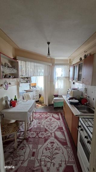 Apartament 3 camere | Micro 16 | Bulevardul Muncii | 70 mp utili - 3