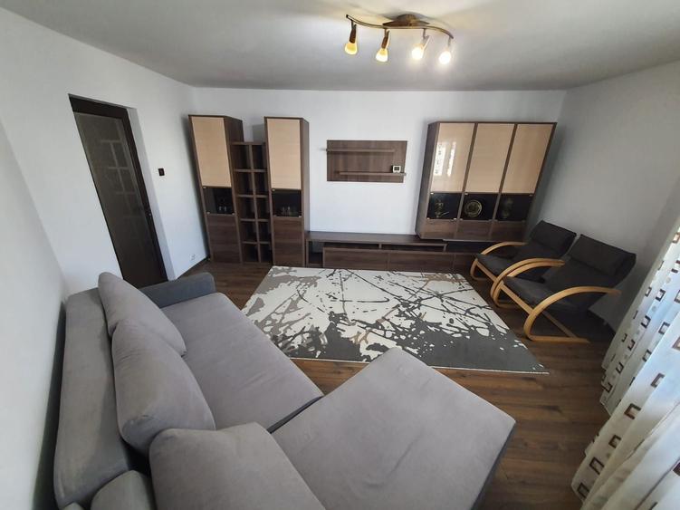 Inchiriez apartament cu 2 camere - 1