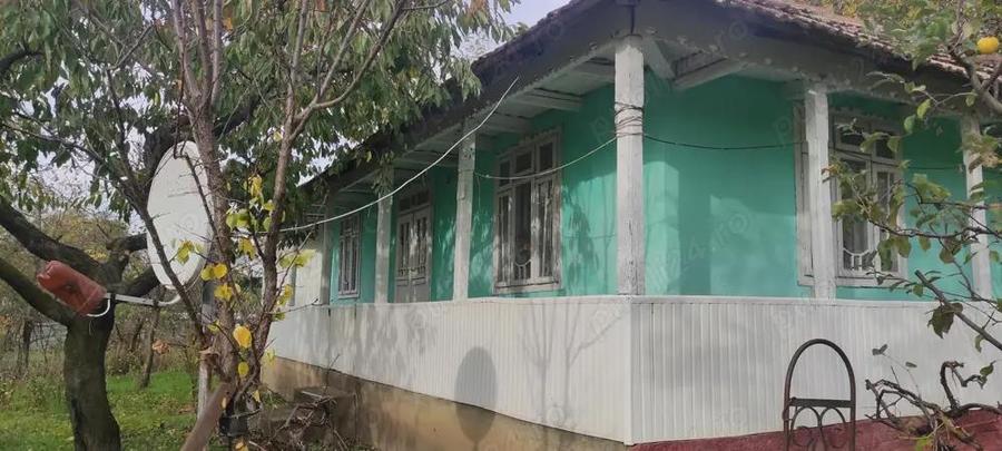 Casa si teren 2100 m2, 25000 euro - 1
