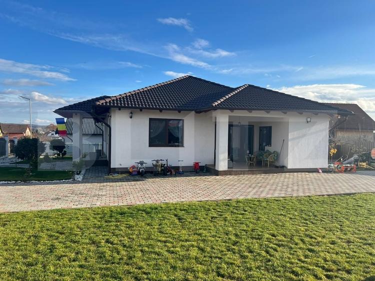 Casa Moderna in Stil Mediteranean, Nazna – Mobilata, Utilata, Zona Linistita - 1