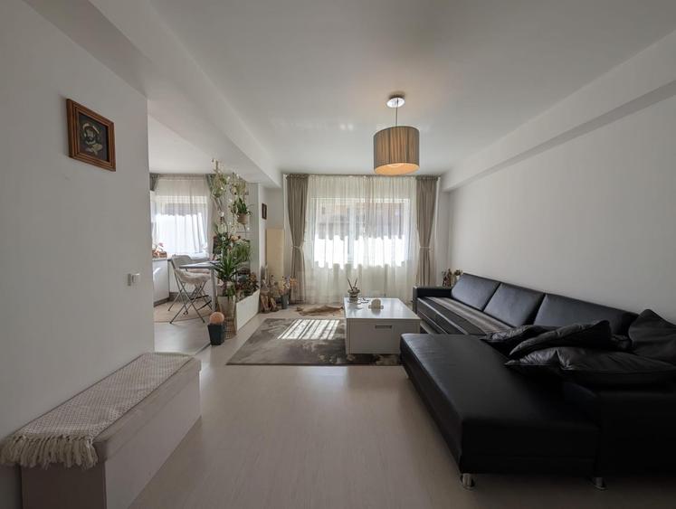 Apartament cu 2 camere semidecomandat în Florești