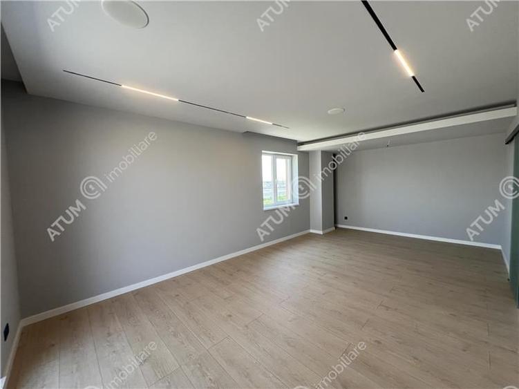 Penthouse cu 3 camere 2 bai si 2 terase zona Calea Surii Mici din Sibi - 2