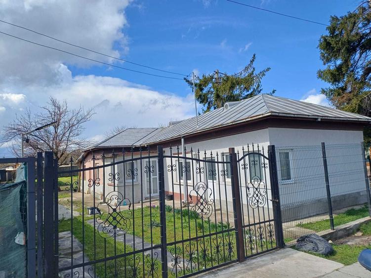 Vand casa batraneasca cu posibilitate de renovare in Giurgiu,sat Remus - 1