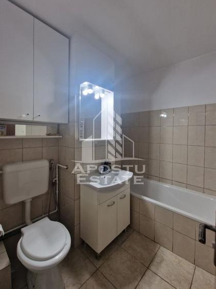 Apartament cu 3 camere decomandat, mobilat în Lipovei