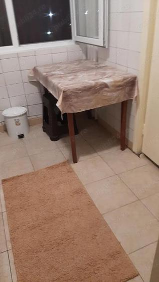 Giule?ti Prunaru-Podul Grant, 3 camere, 70 mp, et 7 8, semidecomandat, verere spate N-E, balcon mare - 2