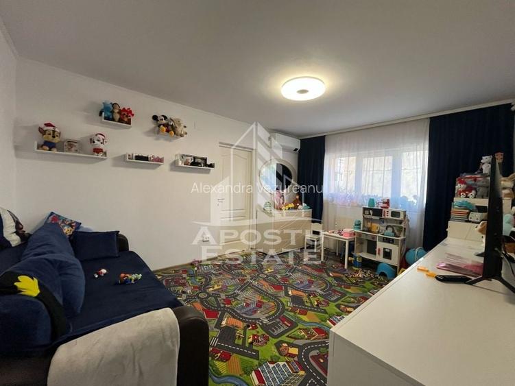 Apartament cu 2 camere semidecomandat, mobilat în Soarelui