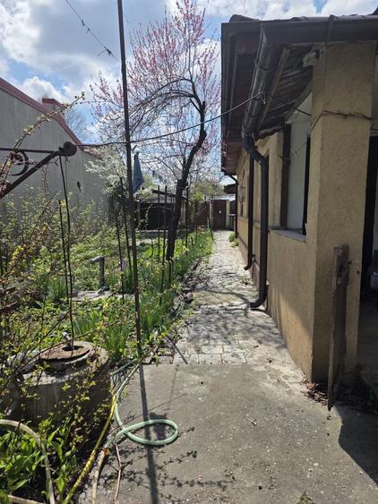 Casa la curte de vanzare , sector 1 - 3