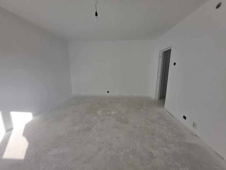 Calea Vitan, vav mall Vitan, bloc 1987, stradal, bloc reabilitat - 3