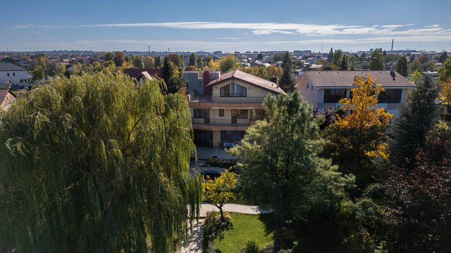 Vila multi-family home cu piscină și ponton privat- Lacul Morii - 1