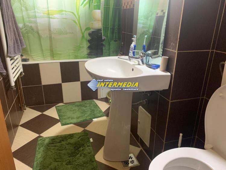 Apartament cu 2 camere etaj 1 zona Closca de vanzare i - 3