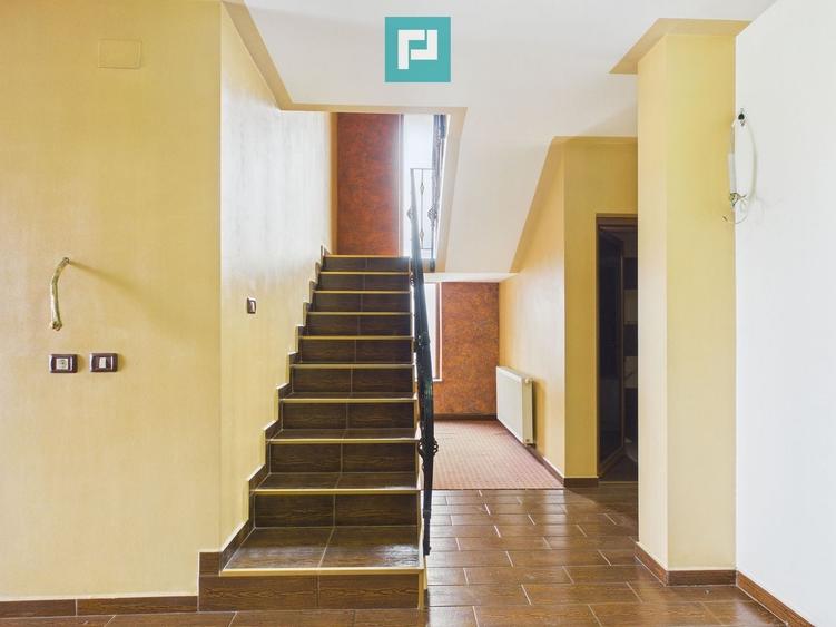 Casă spațioasă în Sântana - 9